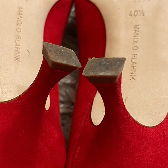 Manolo Blahnik Red Suede Maysale pumps 40.5 50mm - Picture 4 of 9